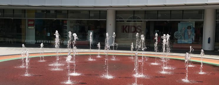 The “magical” fountain at Vivo City that encouraged our 15-month-old to walk unaided. (Photo: Mummy and Daddy Daycare)