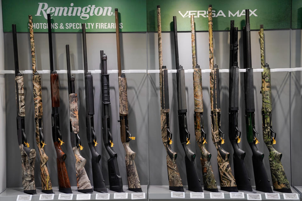 Rifles Remington en la Asociación Nacional del Rifle. REUTERS/Bryan Woolston
