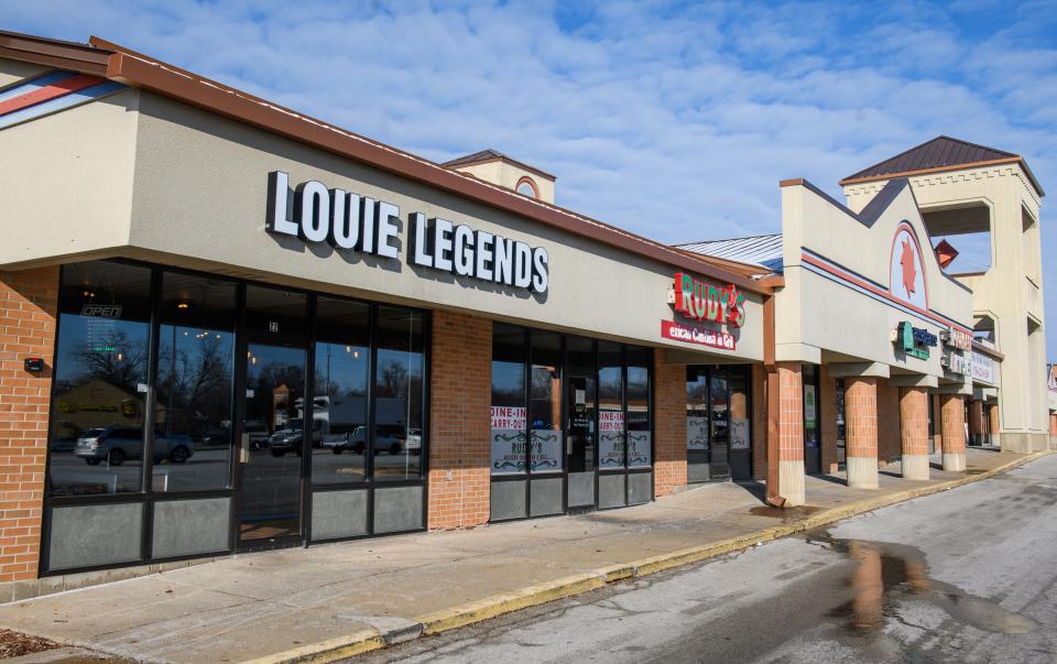Louie Legends opened in 2017 as a dine-in restaurant at 2121 N. Knoxville Avenue, but closed down for a year to move to a new, smaller pick-up only location that recently opened at 3311 N. Sterling Avenue in the Sterling Bazaar.