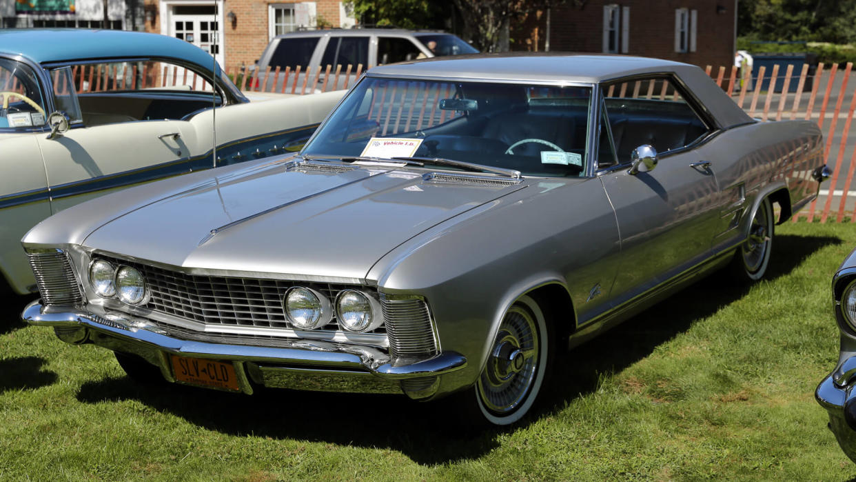 1963 Buick Riviera luxury car