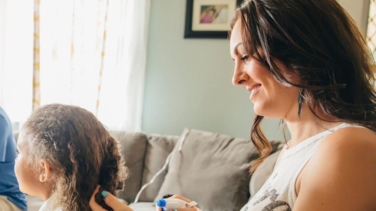 An Illinois Salon Is Teaching Transracial Adoptive Parents How To Care For Black Hair | Photo: Inti St Clair via Getty Images