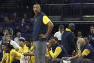 Michigan Wolverines' head coach Juwan Howard during an NCAA basketball game between Michigan Wolverines and Kentucky Wildcats at the O2 Arena, in London, Sunday, Dec.4, 2022. (AP Photo/Ian Walton)