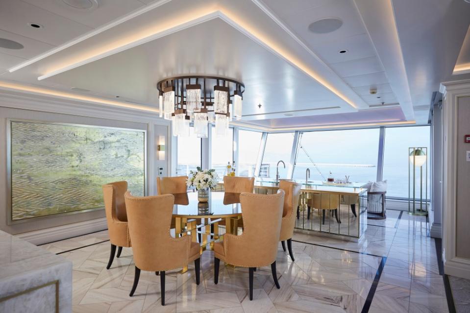 The Regent Suite is one of the largest suites ever constructed on a luxury cruise ship. RSSC