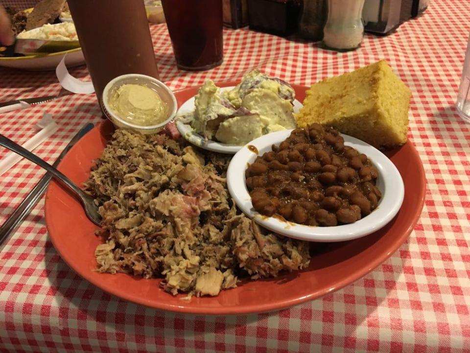 Foothill Momma’s BBQ Juke Joint — Lexington, Virginia