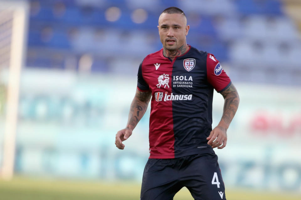 CAGLIARI, ITALY - JUNE 27: Radja Nainggolan of Cagliari looks on during the Serie A match between Cagliari Calcio and Torino FC at Sardegna Arena on June 27, 2020 in Cagliari, Italy. (Photo by Enrico Locci/Getty Images)