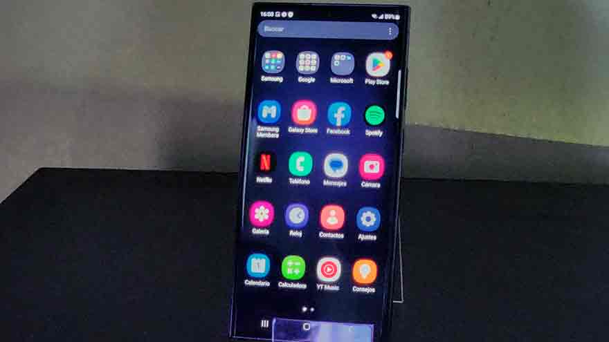 El Samsung Galaxy S23 Ultra viene con Android 13.