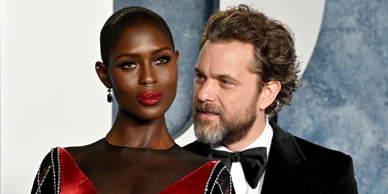 beverly hills, california march 12 jodie turner smith and joshua jackson attend the 2023 vanity fair oscar party hosted by radhika jones at wallis annenberg center for the performing arts on march 12, 2023 in beverly hills, california photo by lionel hahngetty images