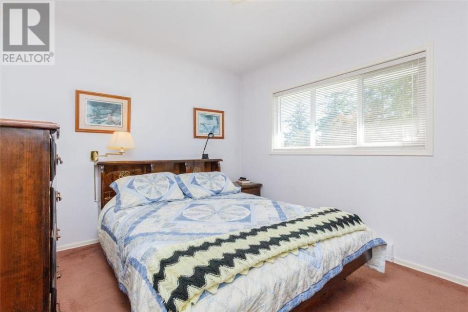 <p><span>4546 Markham St., Victoria, B.C.</span><br> The home has two bedrooms.<br> (Photo: Zoocasa) </p>