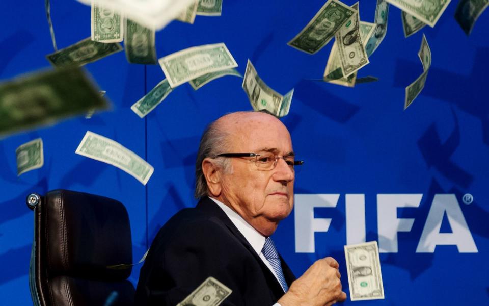 Als die Fifa die Fußball-Weltmeisterschaft 2015 nach Katar vergab, stand Sepp Blatter an der Spitze des Fußball-Weltverbandes. (Bild: Getty Images / Philipp Schmidli)