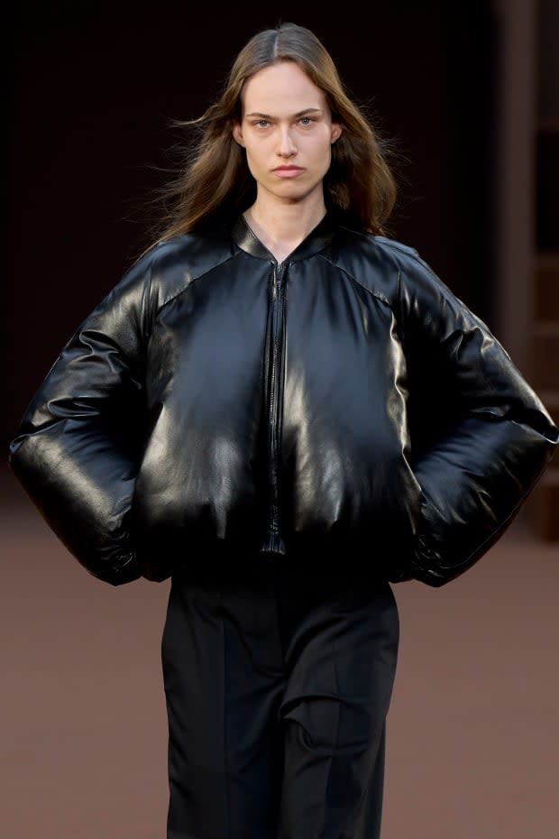 <p>Loewe Fall 2022. Photo: Imaxtree</p>