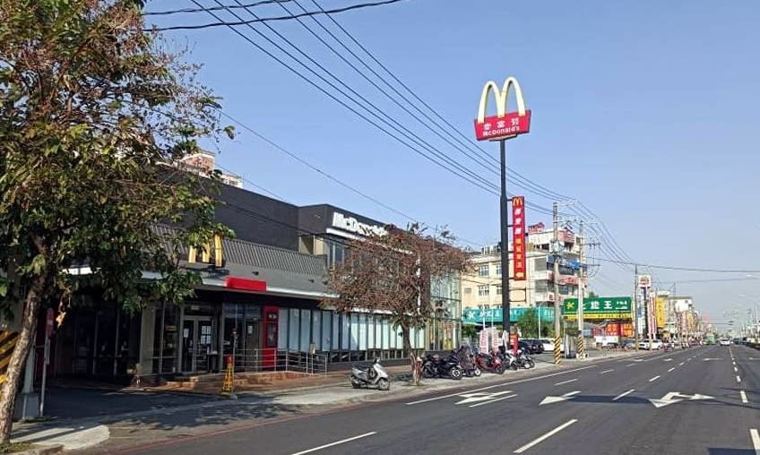 麥當勞鳥松店建商持有2年，今年6月以2.1億元轉手。（圖／台灣房屋提供）