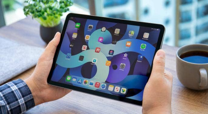 Los iPhones y iPads de Apple podrían desplegarse como rollos