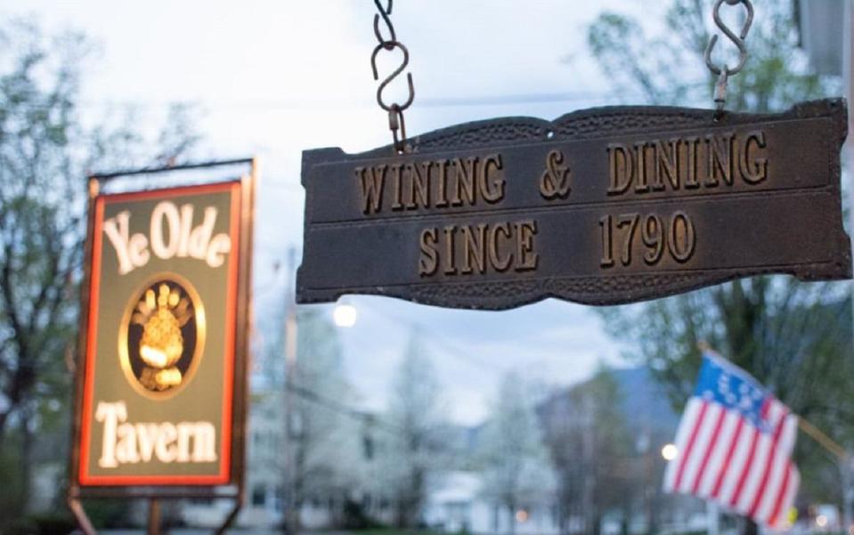 Vermont: Ye Olde Tavern (Manchester)