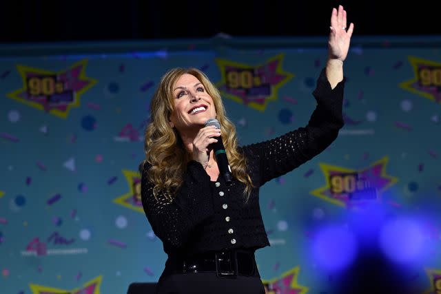 <p>Stephen Lovekin/ Shutterstock</p> Jodi Benson speaks at 90s Con