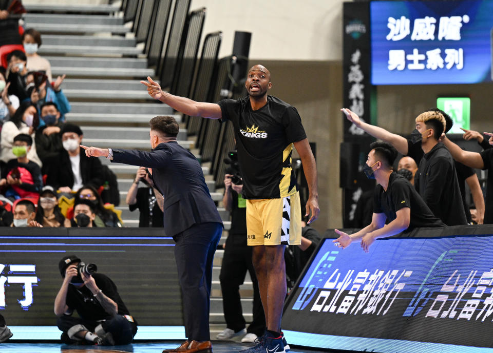 TAIPEI, TAIWAN - JANUARY 15: Foward #50 Quincy Davis of New Taipei Kings react to a foul call at the court during the P.League+ game between Taipei Fubon Braves and New Taipei Kings at Taipei Heping Basketball Gymnasium on January 15, 2022 in Taipei, Taiwan. (Photo by Gene Wang/Getty Images)