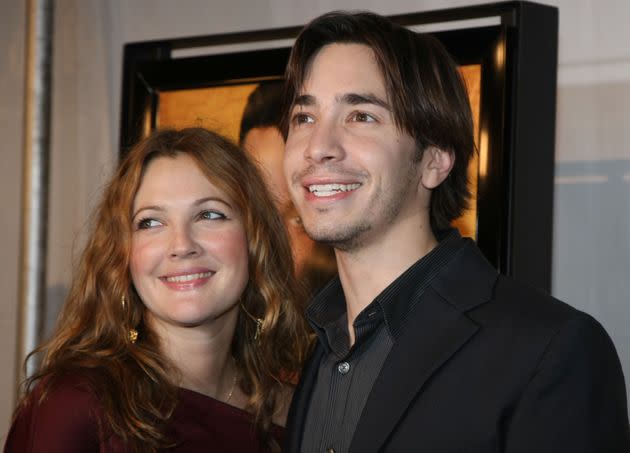 Drew Barrymore (left) and Justin Long in 2008. (Photo: Alberto E. Rodriguez via Getty Images)