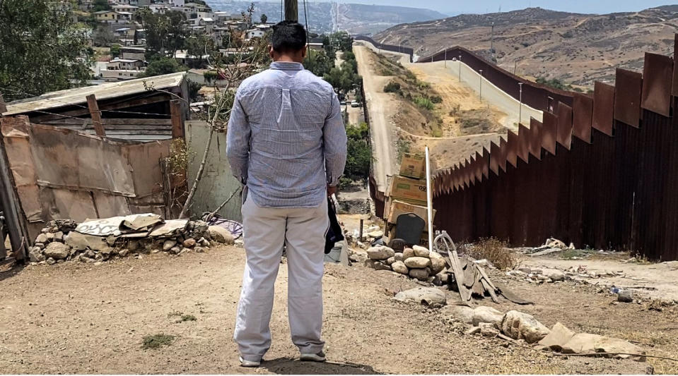 Daniel, who is afraid to show his face, lives in a Mexican city that borders the U.S. while he waits for his asylum petition, Aug. 2021. (Noticias Telemundo Investiga)