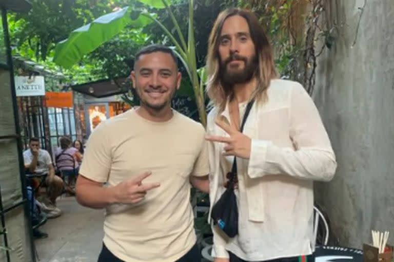 Jared Leto visitó Buenos Aires y se sacó una foto con un fan en Palermo