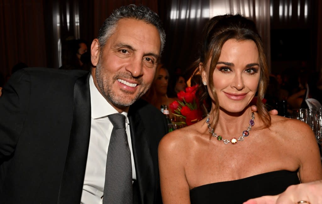 Kyle Richards and Mauricio Umansky reunite for his 54th birthday.