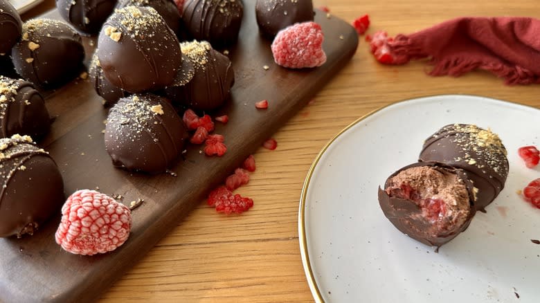 Dark chocolate raspberry cheesecake truffles