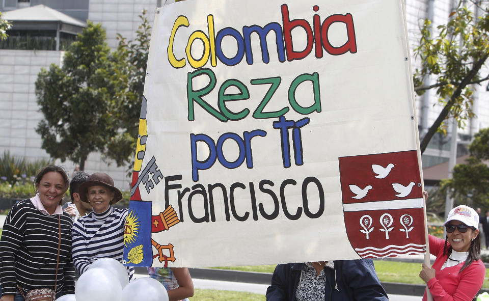 FOTOS: El Papa Francisco llega a Colombia para sanar heridas