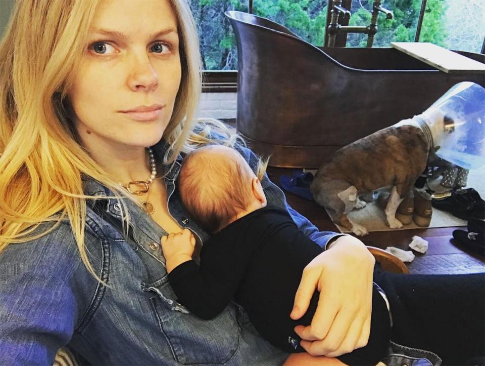 BROOKLYN DECKER FLAUNTING HER PREGNANCY SKIN