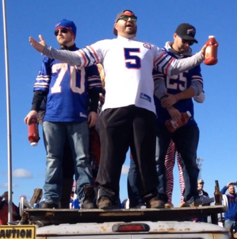 Nick Papagelis (center) explains the two factions of Bills Mafia: 