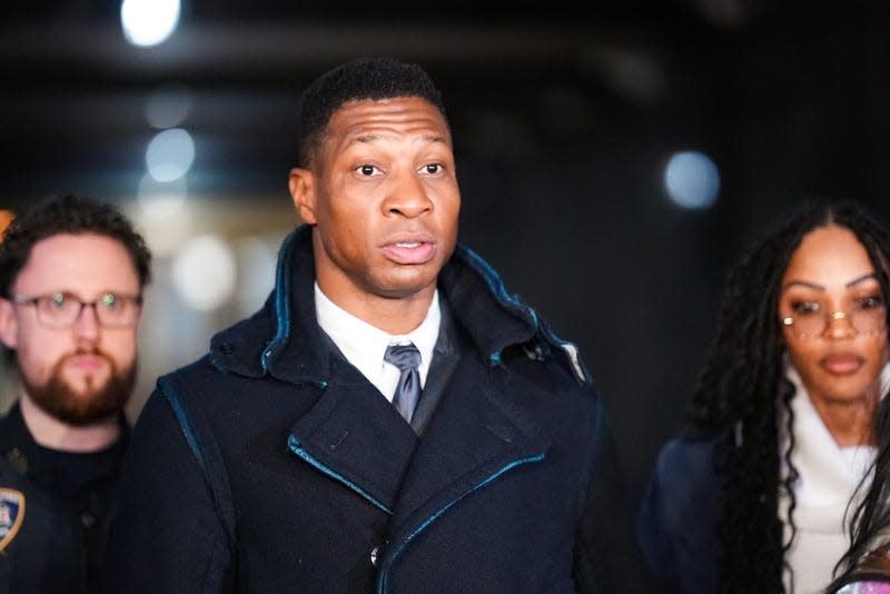 Jonathan Majors leaves the courthouse following closing arguments in his domestic violence trial at Manhattan Criminal Court on December 15, 2023 in New York City. - Photo: John Nacion (Getty Images)