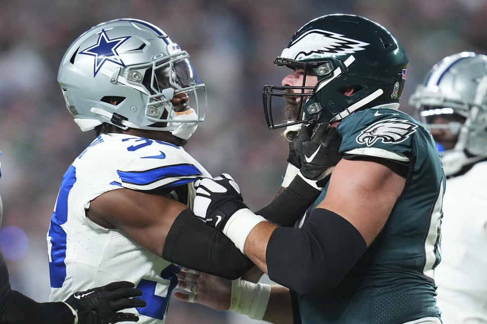 Damone Clark of the Dallas Cowboys gets into an altercation with Jason Kelce of the Philadelphia Eagles during the first meeting between the teams this season. (Photo by Mitchell Leff/Getty Images)