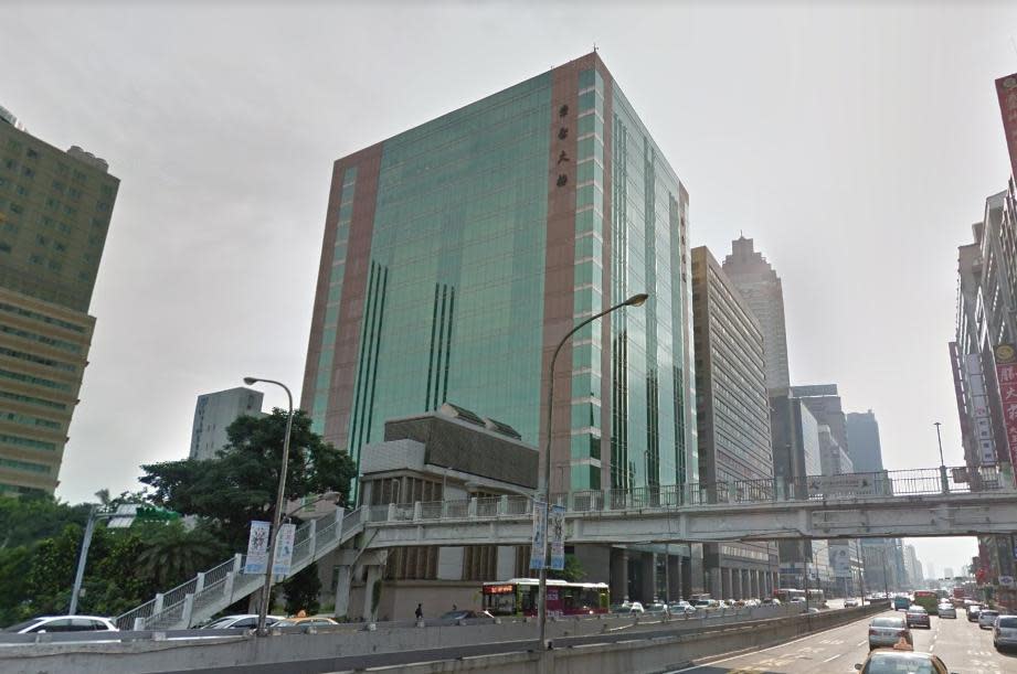 位於台北市忠孝西路一段的崇聖大樓曾為國民黨台北市黨部。（翻攝自Google Map）