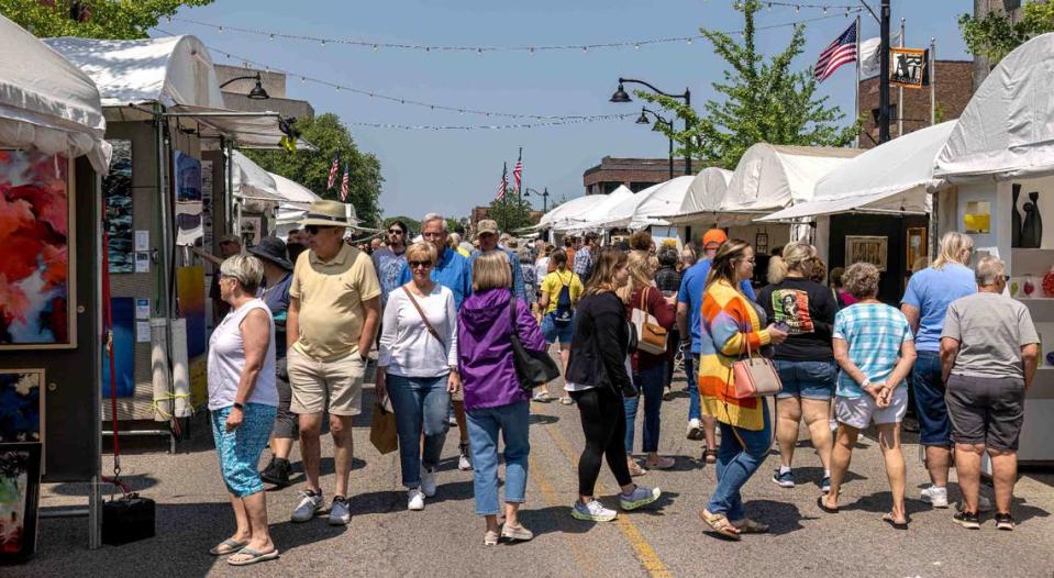 A crowd of people attended Saturday’s Art on the Square show in downtown Belleville.