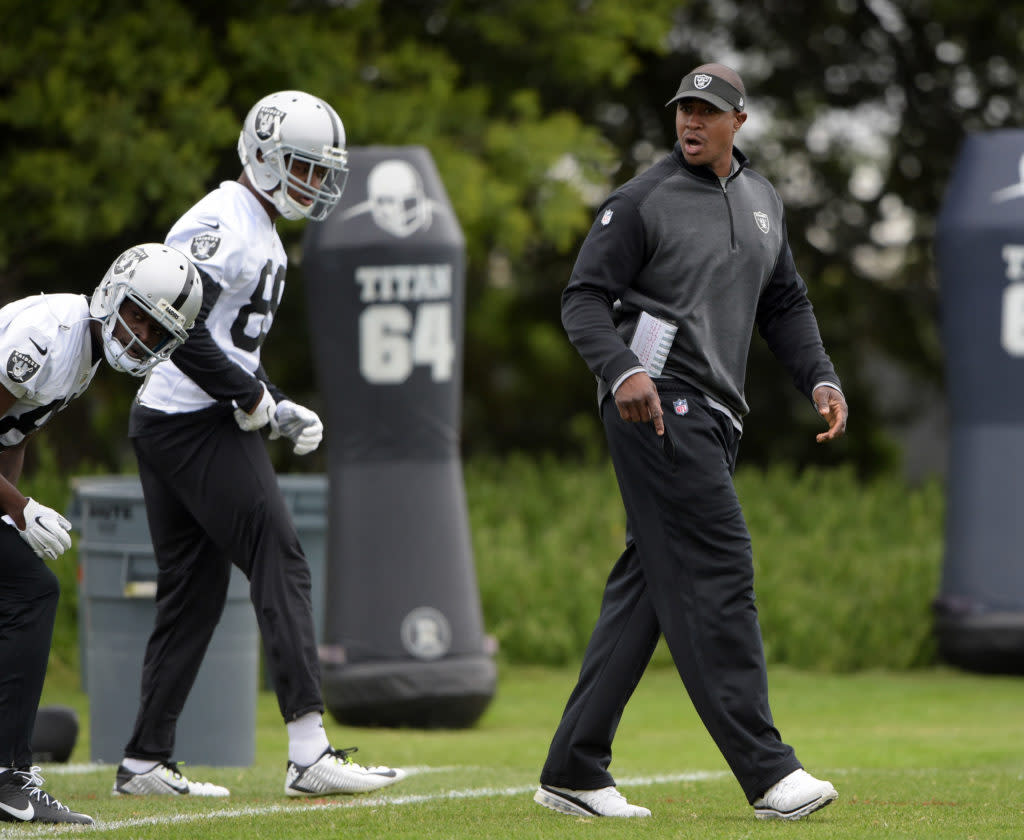 Raiders WR Coach Rob Moore