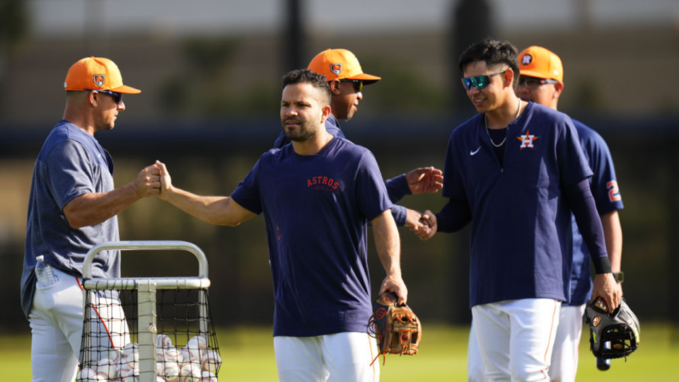 <em>Left: José Altuve; Right: Mauricio Dubón. </em>Photo by Rich Storry/Getty Images.