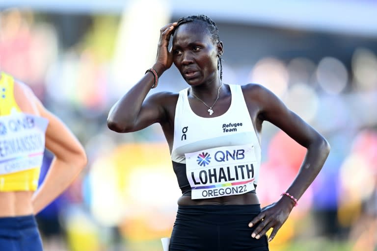 La atleta sursudanesa Anjelina Nadai Lohalith, del Equipo Olímpico de Refugiados, compite en una serie de 1.500 metros en el Campeonato del Mundo de Eugene (Oregón, EEUU), el 15 de julio de 2022 (Hannah Peters)