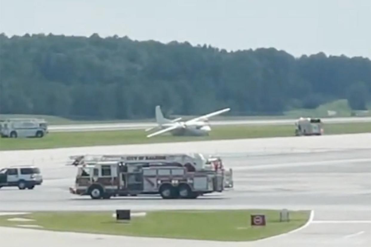 EMERGENCY PLANE LANDING