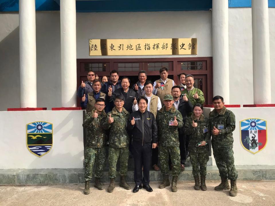 賴清德前往陸軍東引地區指揮部隊史館參訪。   圖：李問臉書