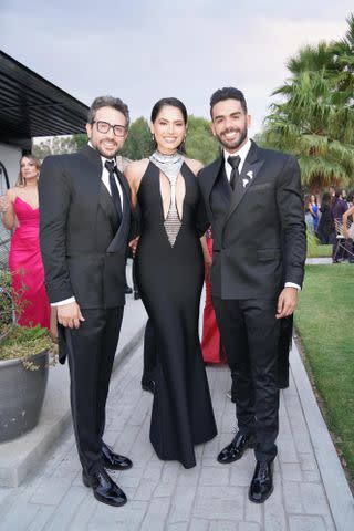 <p>Kike Flores/ @kikeflorescreator</p> Andrea Meza en la boda de Carlos Adyan