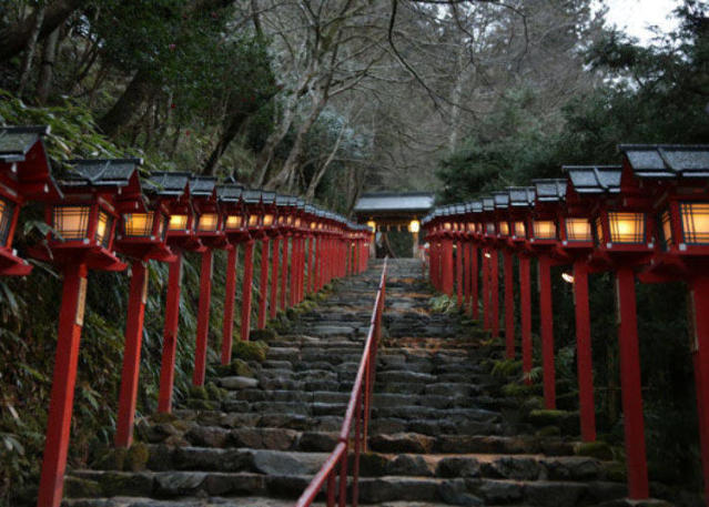 京都貴船神社四季好風景，祭拜水神的美麗神社及結緣聖地