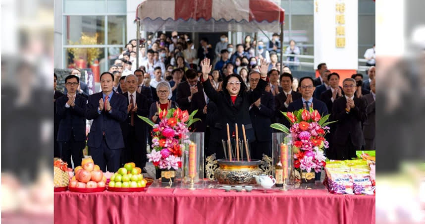 裕隆集團執行長嚴陳莉蓮22日在新店總部，舉行開工祈福。（圖／裕隆集團提供）