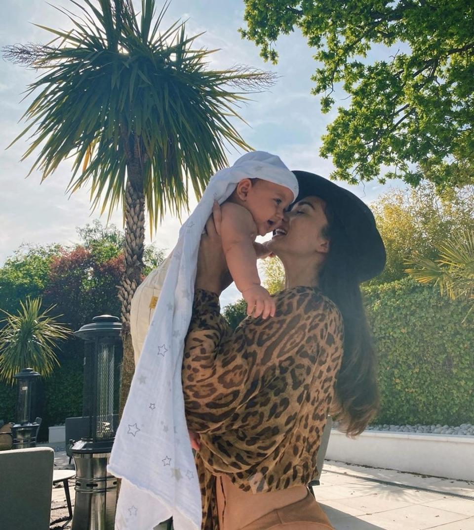 English actress known best for her works in Indian cinema, Amy Jackson had a wonderful Mother's Day with her cute-like-a-button baby Andreas, who was born on September 23rd, 2019. Amy shared a bunch of captivating clicks with her baby boy on Sunday, May 10th, and looks stunning in each one of them.