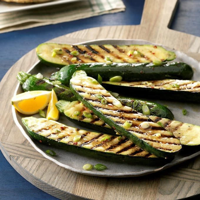 Grilled Zucchini With Onions Exps Sdjj19 124903 C02 07 5b 7