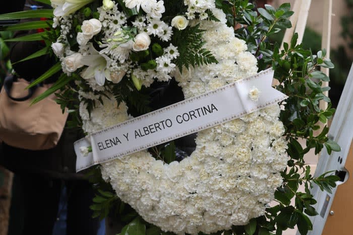 Corona de Elena Cué y Alberto Cortina por el fallecimiento de Fernando Fernández Tapias
