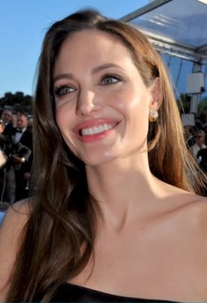 Angelina Jolie Has Preventive Double Mastectomy