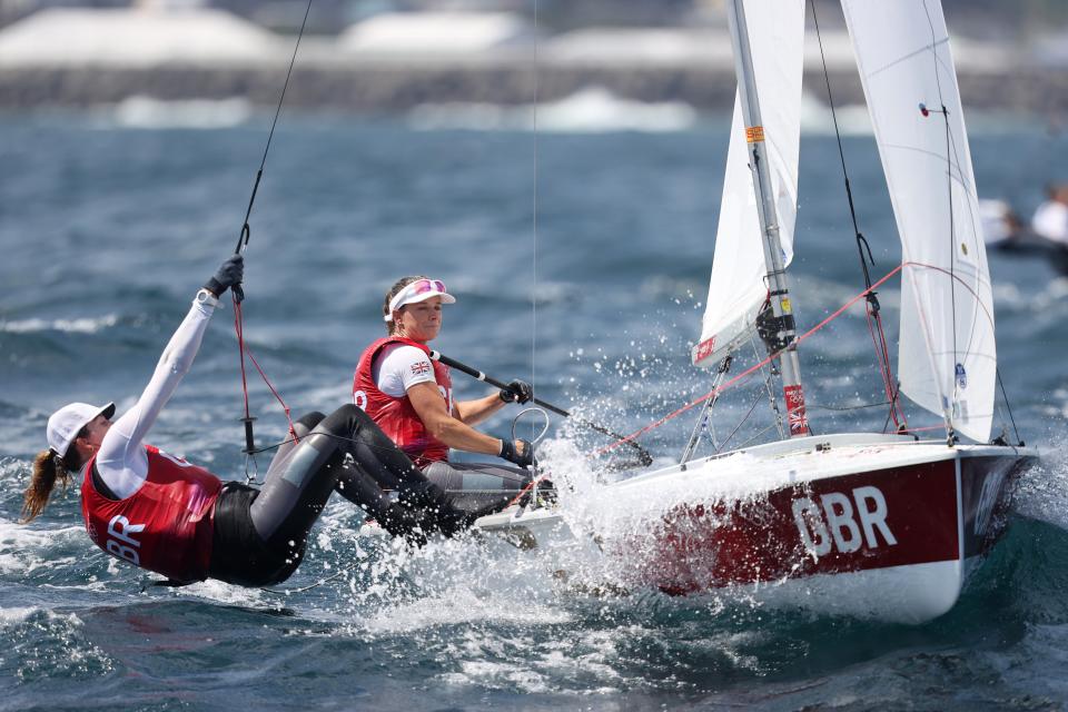 Hannah Mills and Eilidh McIntyre of Team Great Britain compete in the Women's 470 class (Getty)