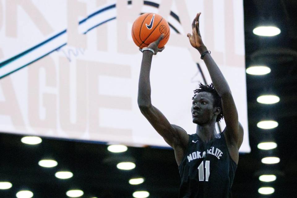 John Bol (11) is one of at least seven McDonald’s All-Americans that will be playing college basketball in the SEC next season. Michael Clubb/mclubb@herald-leader.com