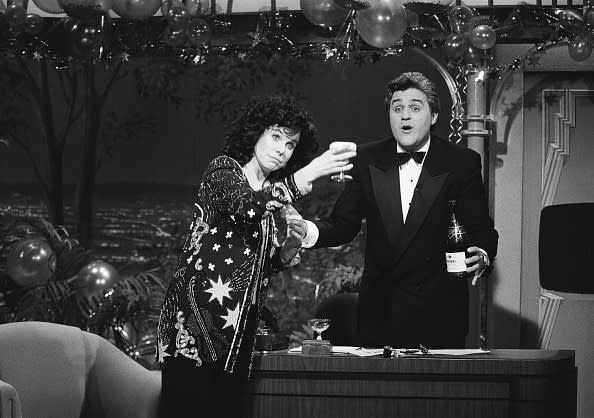THE TONIGHT SHOW STARRING JOHNNY CARSON — Pictured: (l-r) Mavis Leno and Jay Leno on December 31, 1990 — (Photo by: Joseph Del Valle/NBCU Photo Bank/NBCUniversal via Getty Images via Getty Images)