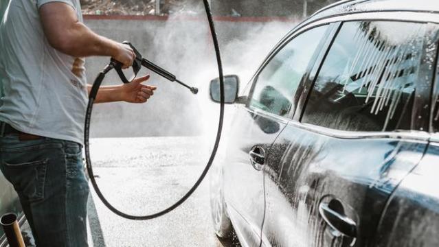 Car Washing in Winter – Why You Should Be Doing It