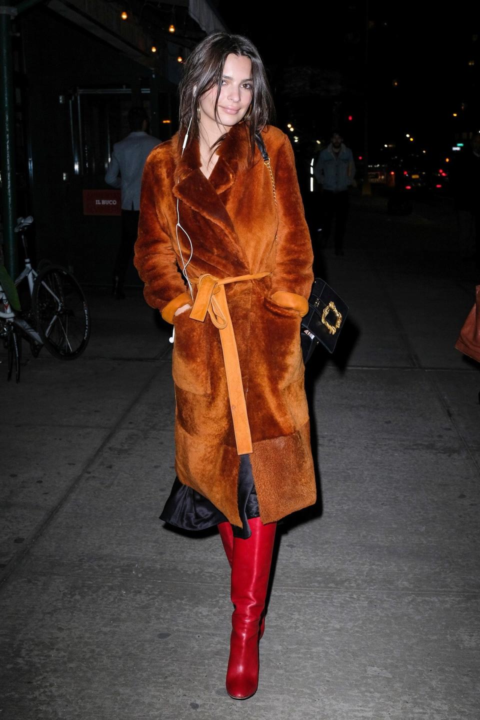 Who: Emily Ratajkowski<br> What: Yves Salomon, Prada bag, Aquazzura shoes<br> Where: On the street, New York City<br> When: January 24, 2018