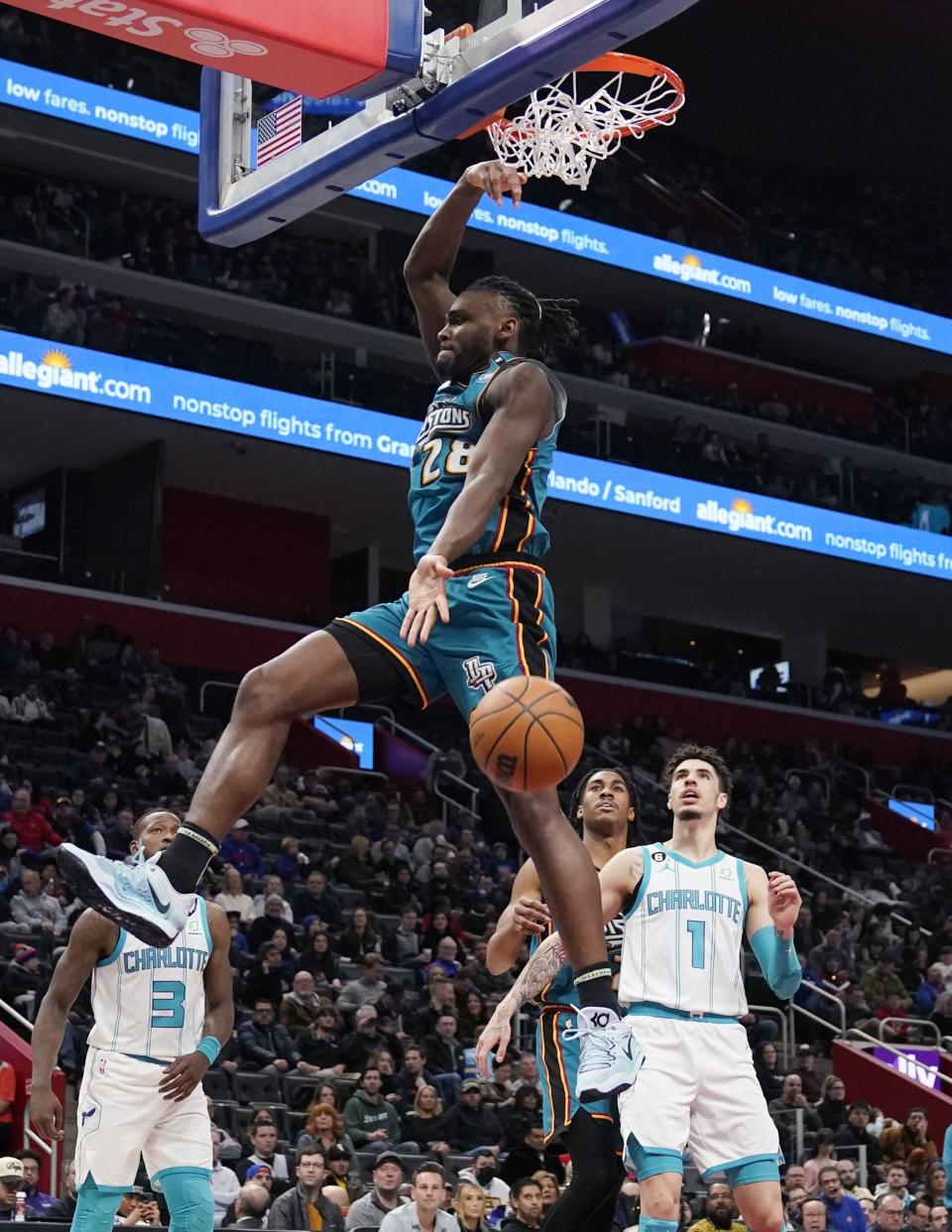 Detroit Pistons center Isaiah Stewart (28) dunks during the first half against the Charlotte Hornets at Little Caesars Arena in Detroit on Friday, Feb. 3, 2023.