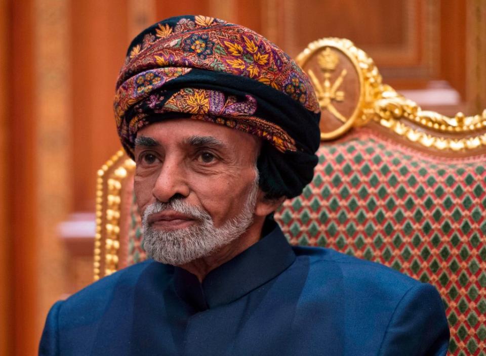 <p>Il sultano dell’Oman Qaboos bin Said è al potere dal 1970, con una monarchia alle spalle di tipo totalmente ereditario. (foto: Getty Images) </p>